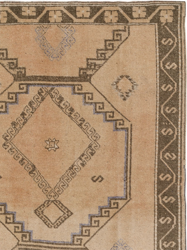 Vintage Turkish Anatolian Room Size Carpet, No.33464 - Gss