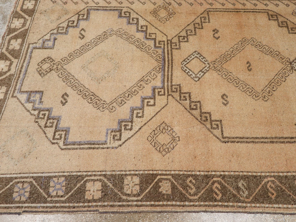 Vintage Turkish Anatolian Room Size Carpet, No.33464 - Gss
