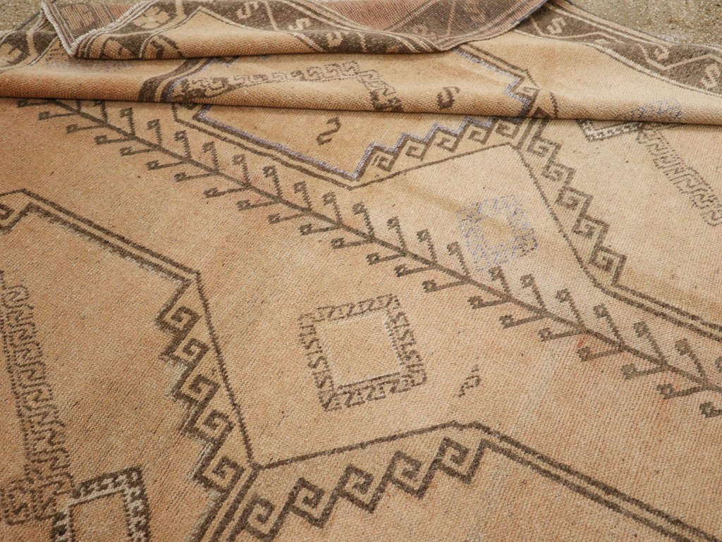 Vintage Turkish Anatolian Room Size Carpet, No.33464 - Gss