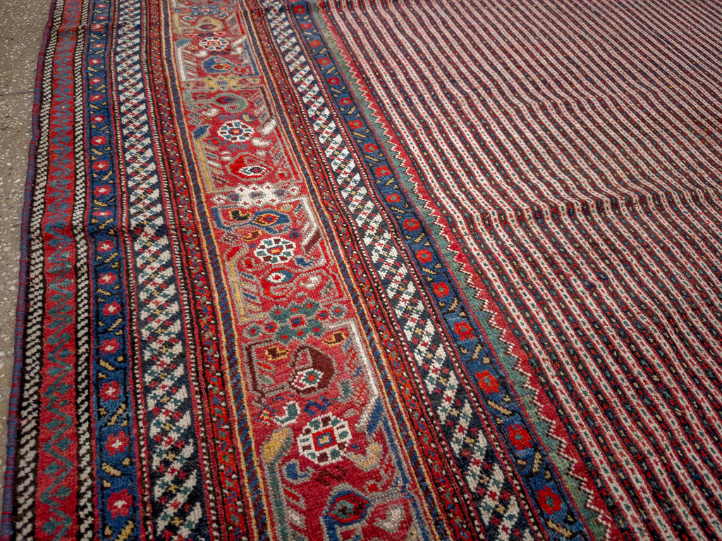 Antique Persian Qashqai Accent Carpet, No.33469 - Gss