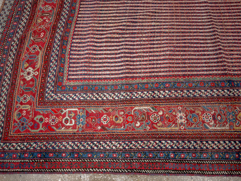Antique Persian Qashqai Accent Carpet, No.33469 - Gss