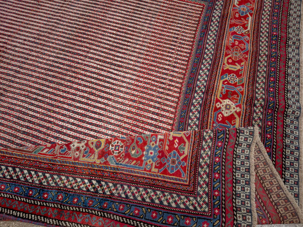 Antique Persian Qashqai Accent Carpet, No.33469 - Gss