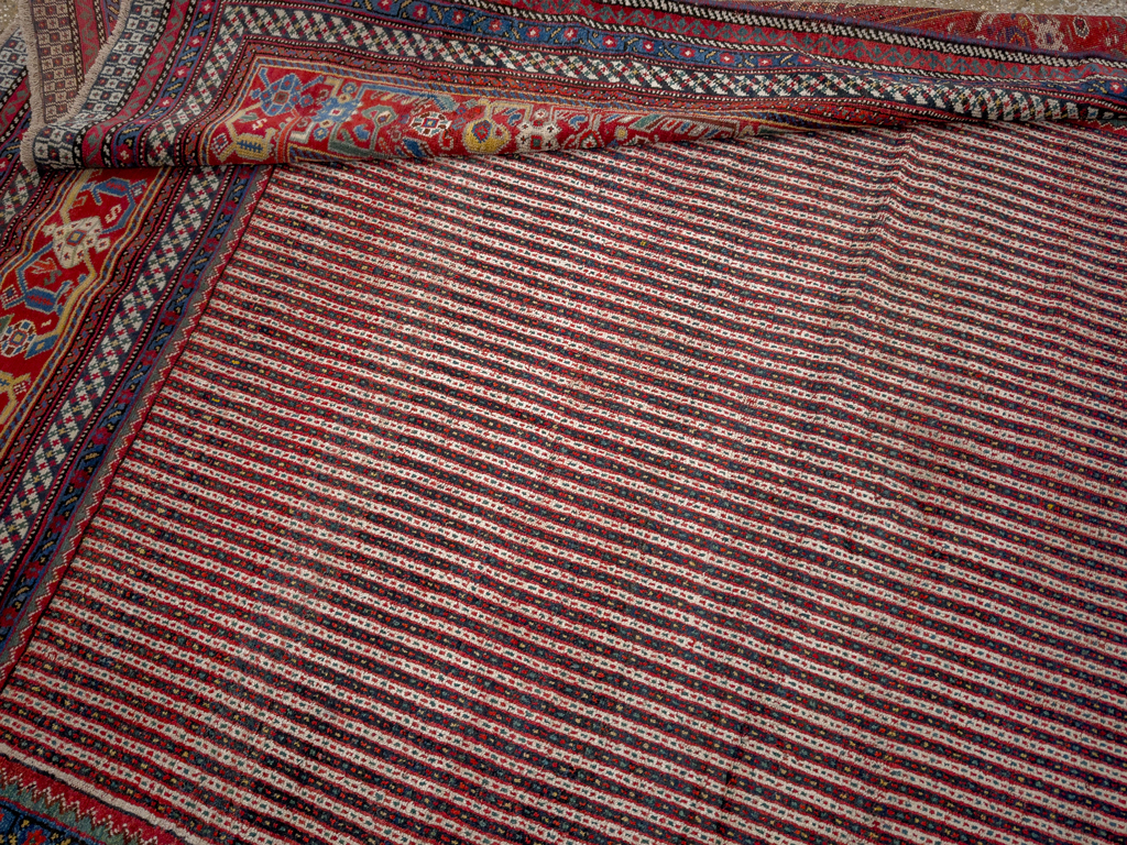 Antique Persian Qashqai Accent Carpet, No.33469 - Gss