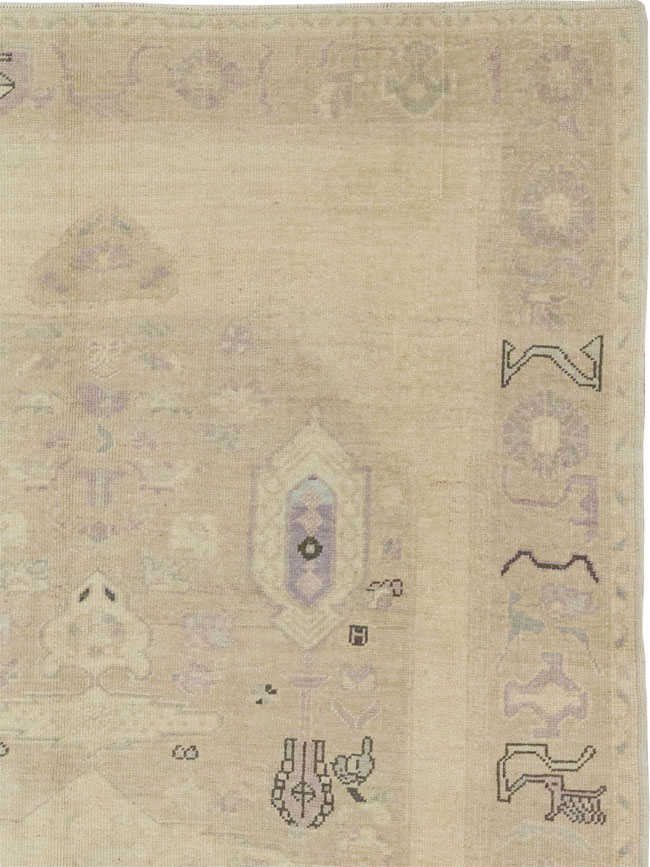 Vintage Turkish Anatolian Accent Rug, No.33483 - Gss