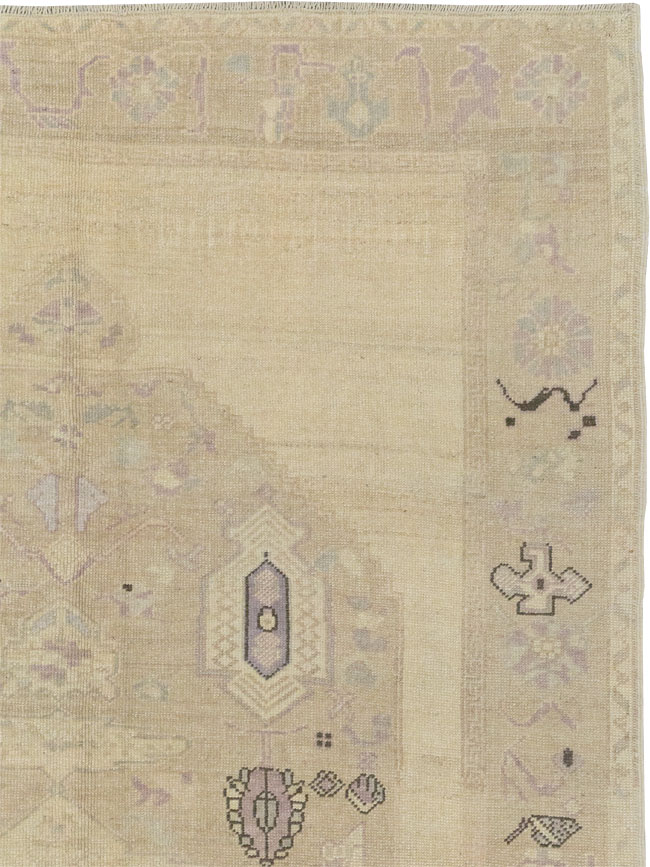 Vintage Turkish Anatolian Accent Rug, No.33483 - Gss