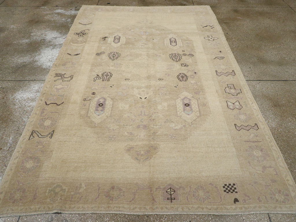 Vintage Turkish Anatolian Accent Rug, No.33483 - Gss