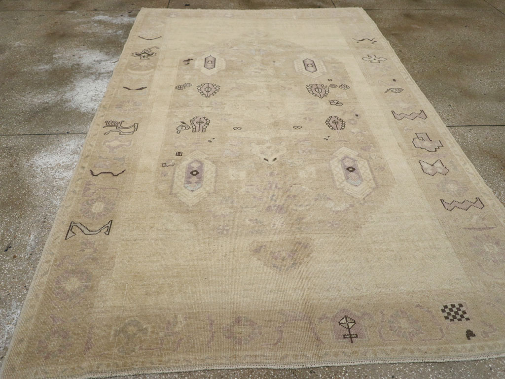 Vintage Turkish Anatolian Accent Rug, No.33483 - Gss