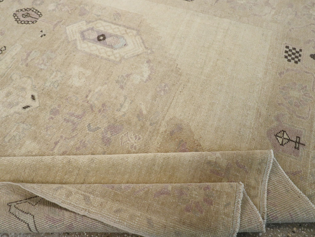 Vintage Turkish Anatolian Accent Rug, No.33483 - Gss