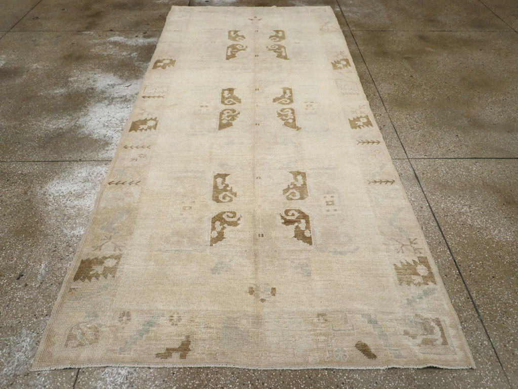 Vintage Turkish Anatolian Wide Gallery Runner, No.33484 - Gss