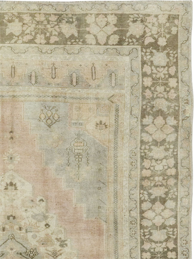 Vintage Turkish Anatolian Accent Rug, No.33487 - Gss