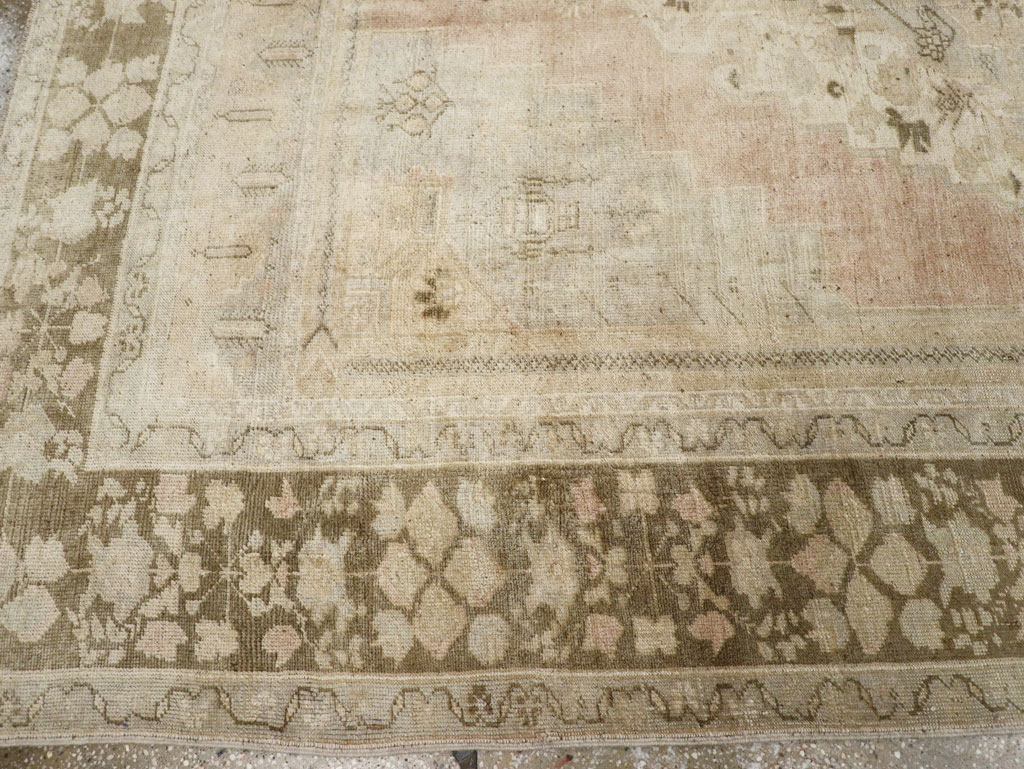 Vintage Turkish Anatolian Accent Rug, No.33487 - Gss