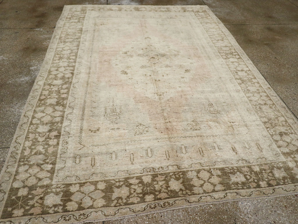 Vintage Turkish Anatolian Accent Rug, No.33487 - Gss