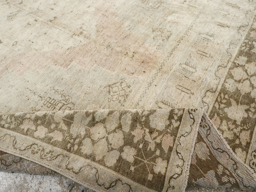 Vintage Turkish Anatolian Accent Rug, No.33487 - Gss