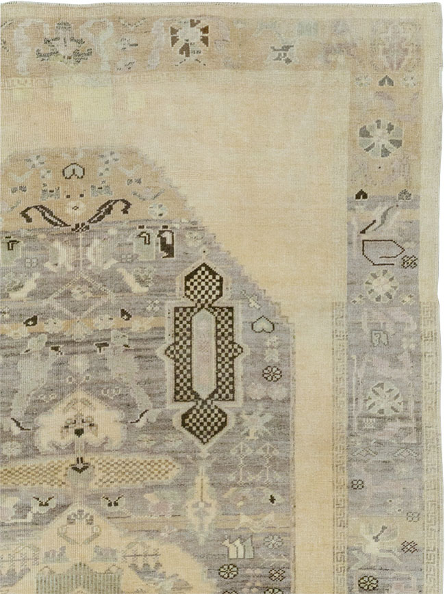 Vintage Turkish Anatolian Accent Rug, No.33488 - Gss