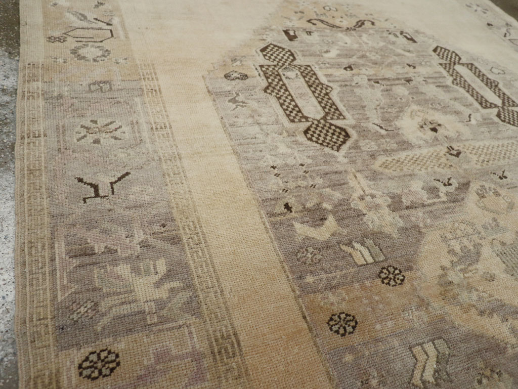 Vintage Turkish Anatolian Accent Rug, No.33488 - Gss