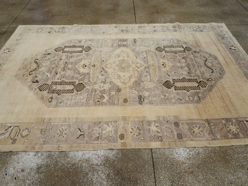 Vintage Turkish Anatolian Accent Rug, No.33488 - Gss
