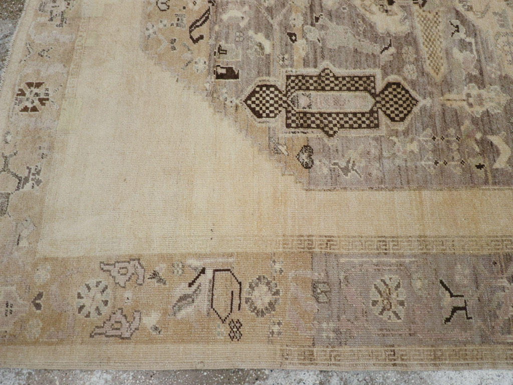 Vintage Turkish Anatolian Accent Rug, No.33488 - Gss