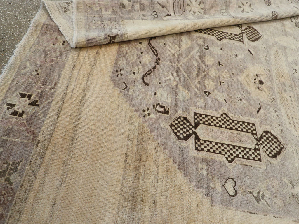 Vintage Turkish Anatolian Accent Rug, No.33488 - Gss