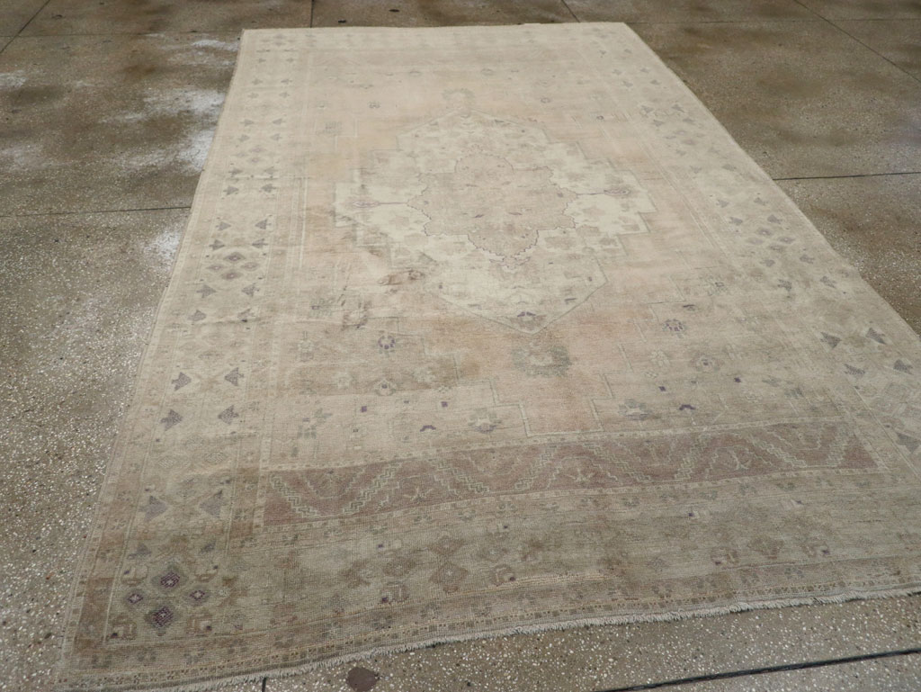 Vintage Turkish Anatolian Accent Carpet, No.33490 - Gss