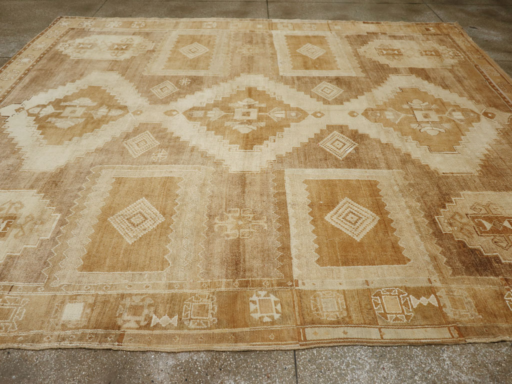 Vintage Turkish Anatolian Room Size Carpet, No.33572 - Gss
