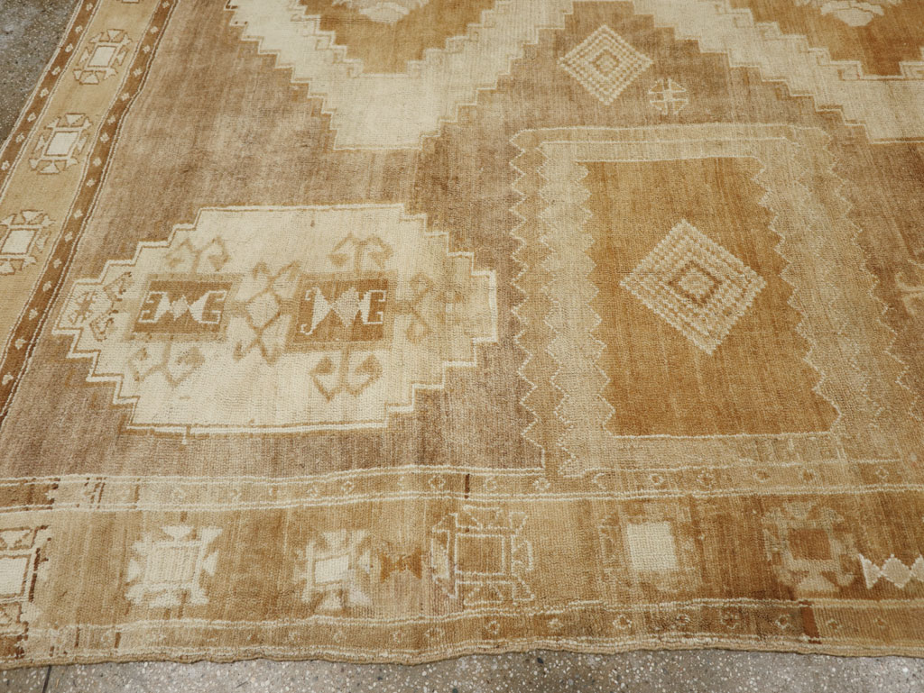 Vintage Turkish Anatolian Room Size Carpet, No.33572 - Gss