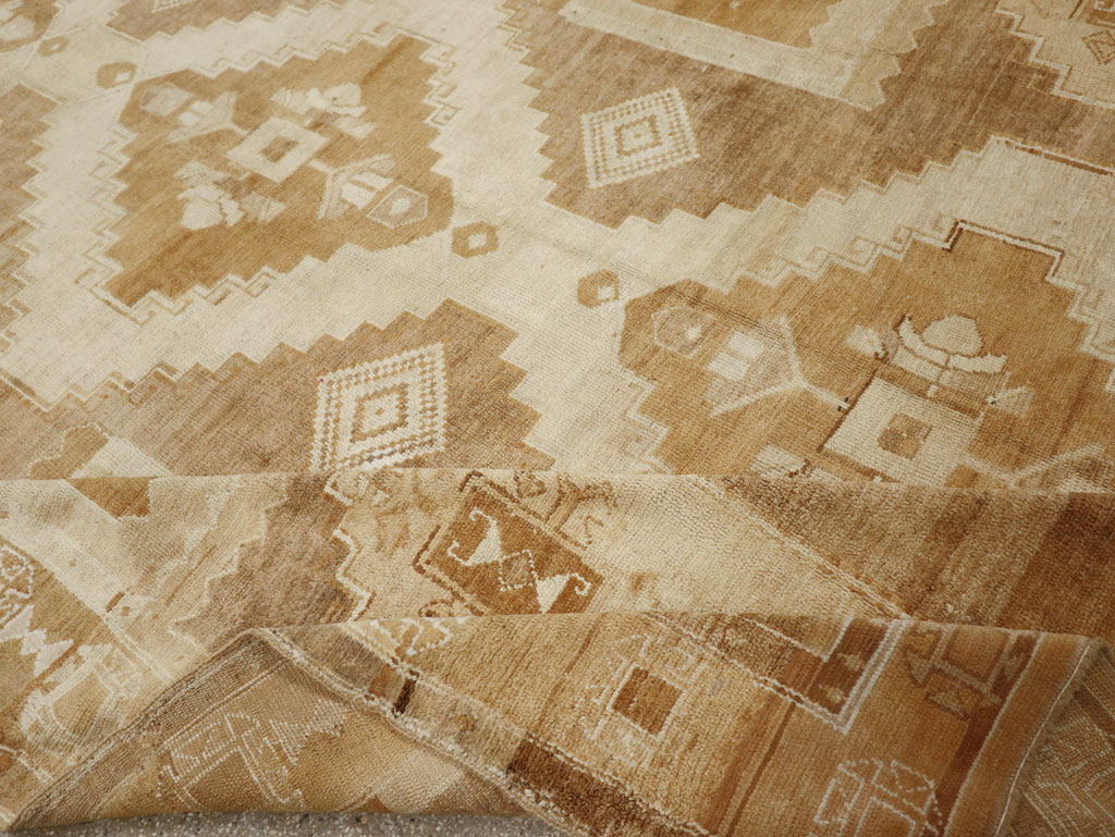 Vintage Turkish Anatolian Room Size Carpet, No.33572 - Gss