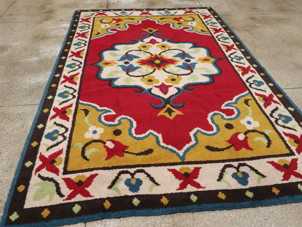 Vintage European Accent Rug, No.33579 - Gss