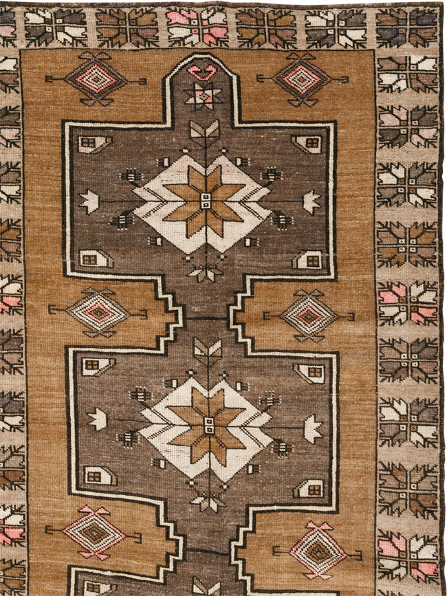 Vintage Turkish Anatolian Room Size Carpet, No.33587 - Gss