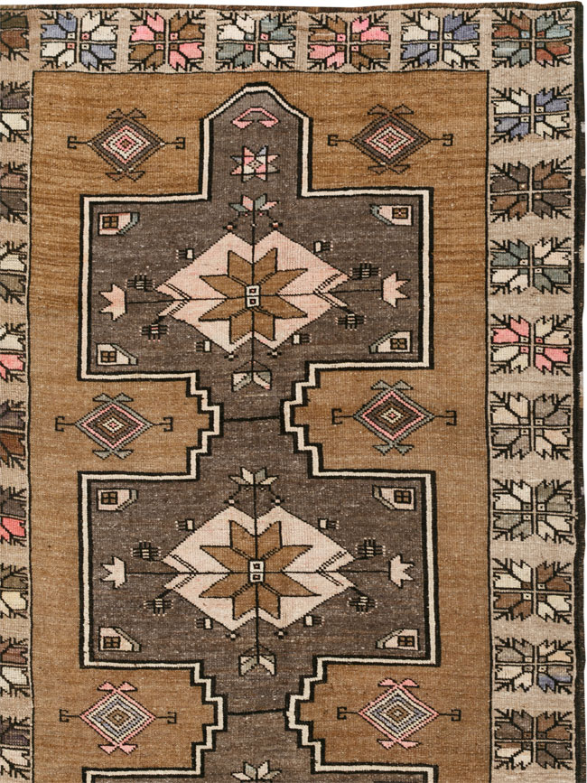 Vintage Turkish Anatolian Room Size Carpet, No.33587 - Gss