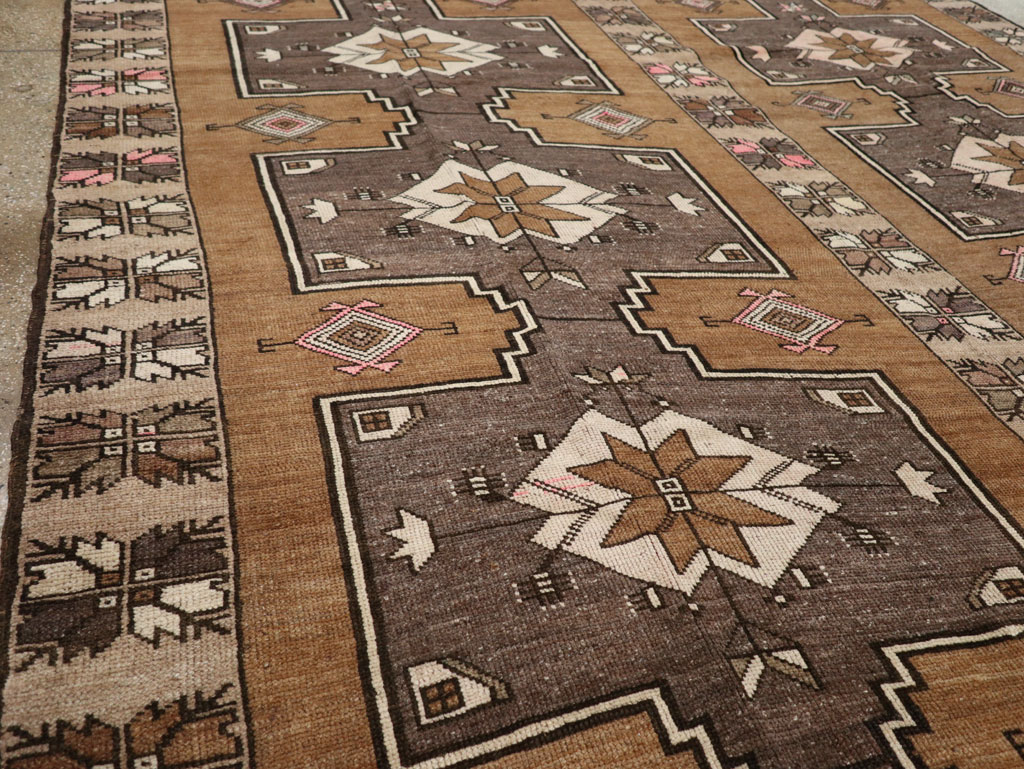 Vintage Turkish Anatolian Room Size Carpet, No.33587 - Gss