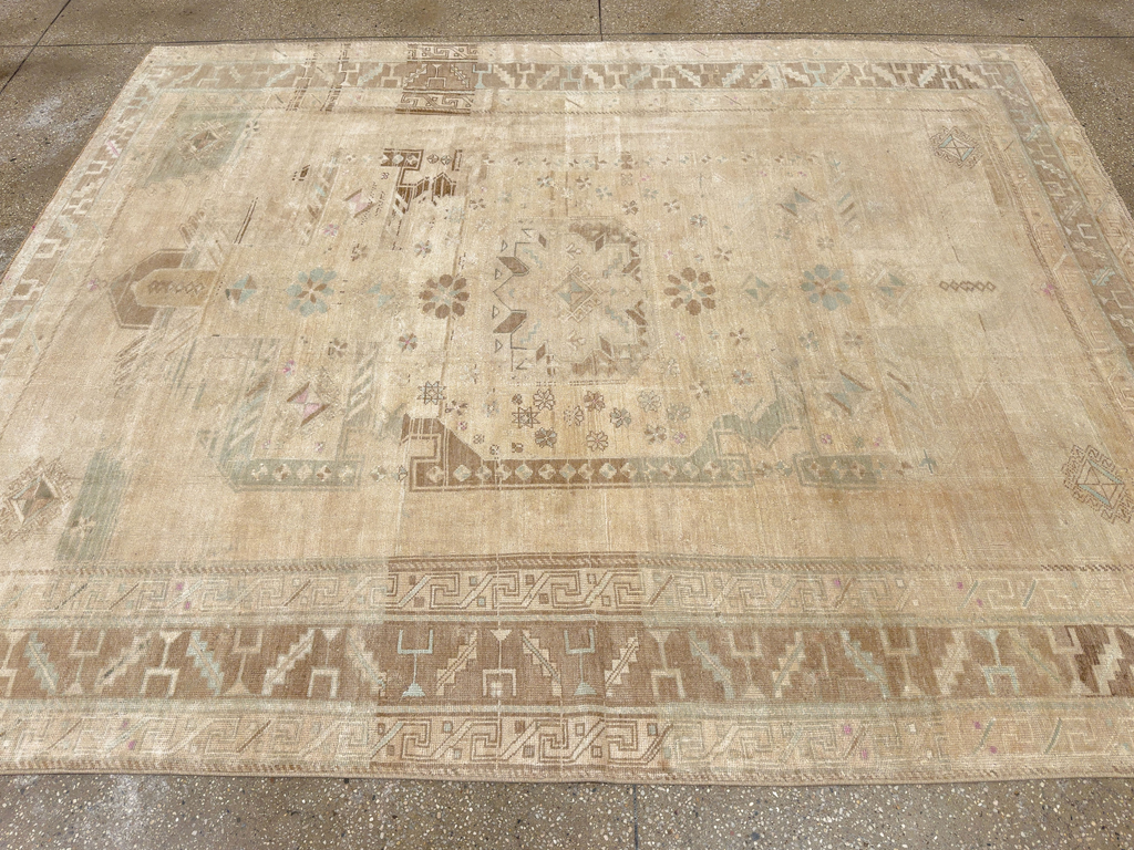 Vintage Turkish Anatolian Accent Rug, No.33614 - Gss