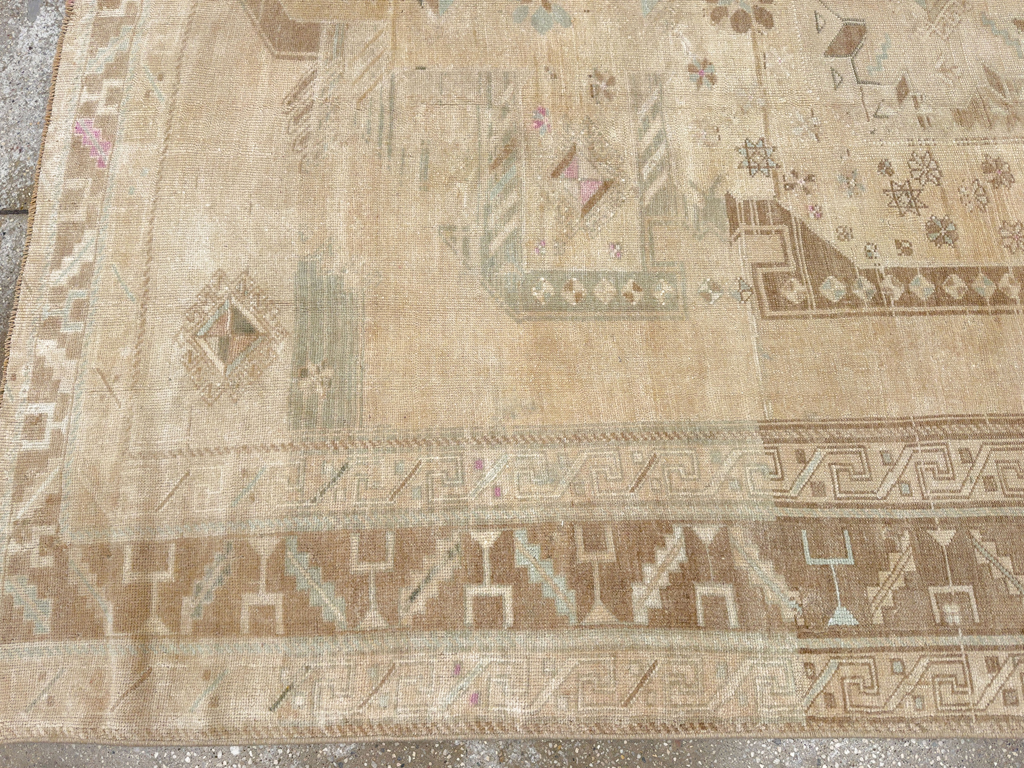 Vintage Turkish Anatolian Accent Rug, No.33614 - Gss