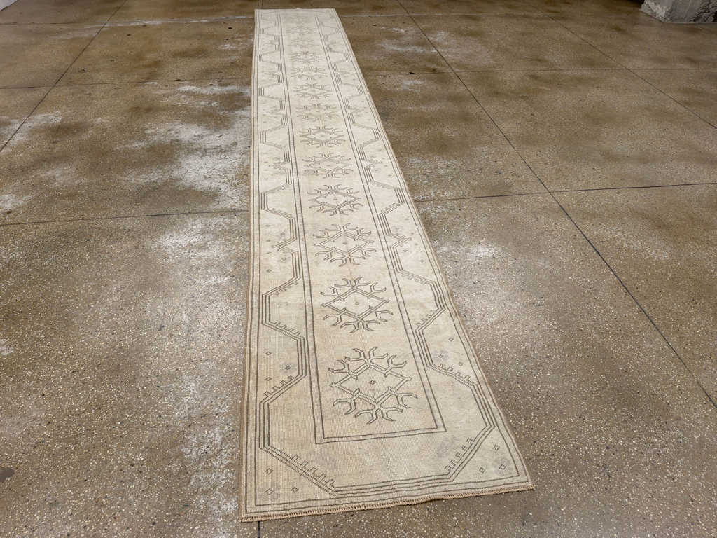 Vintage Turkish Anatolian Long Runner, No.33627 - Gss
