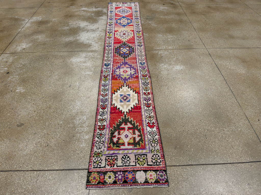 Vintage Turkish Anatolian Runner, No.33694 - Gss