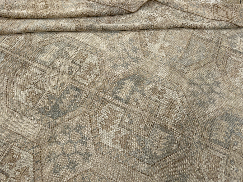 Vintage Central Asian Turkoman Room Size Carpet, No.33724 - Gss