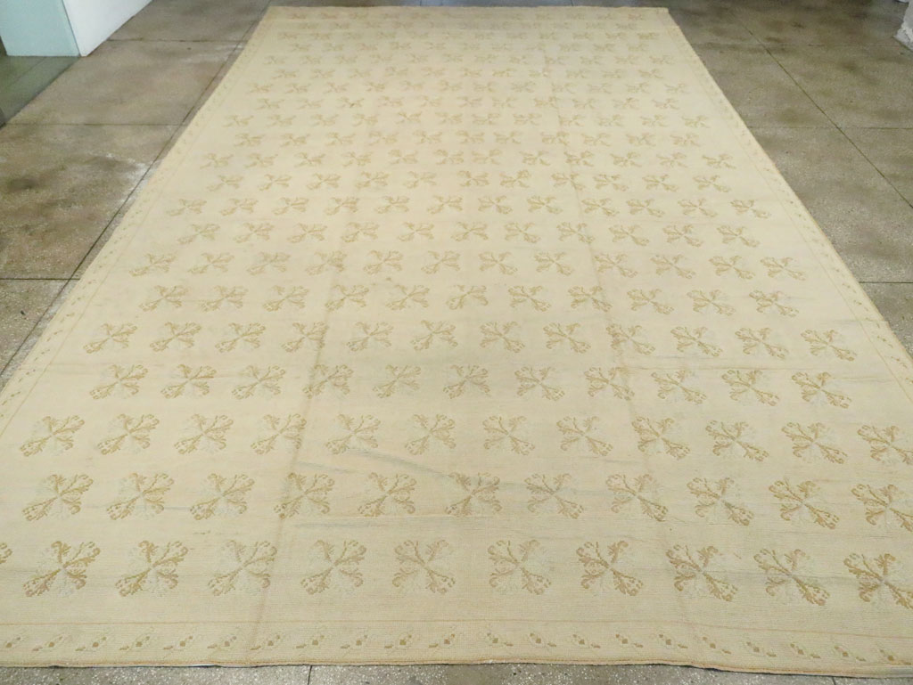 Vintage Portugal Needlepoint Carpet, No.8908 - Gss