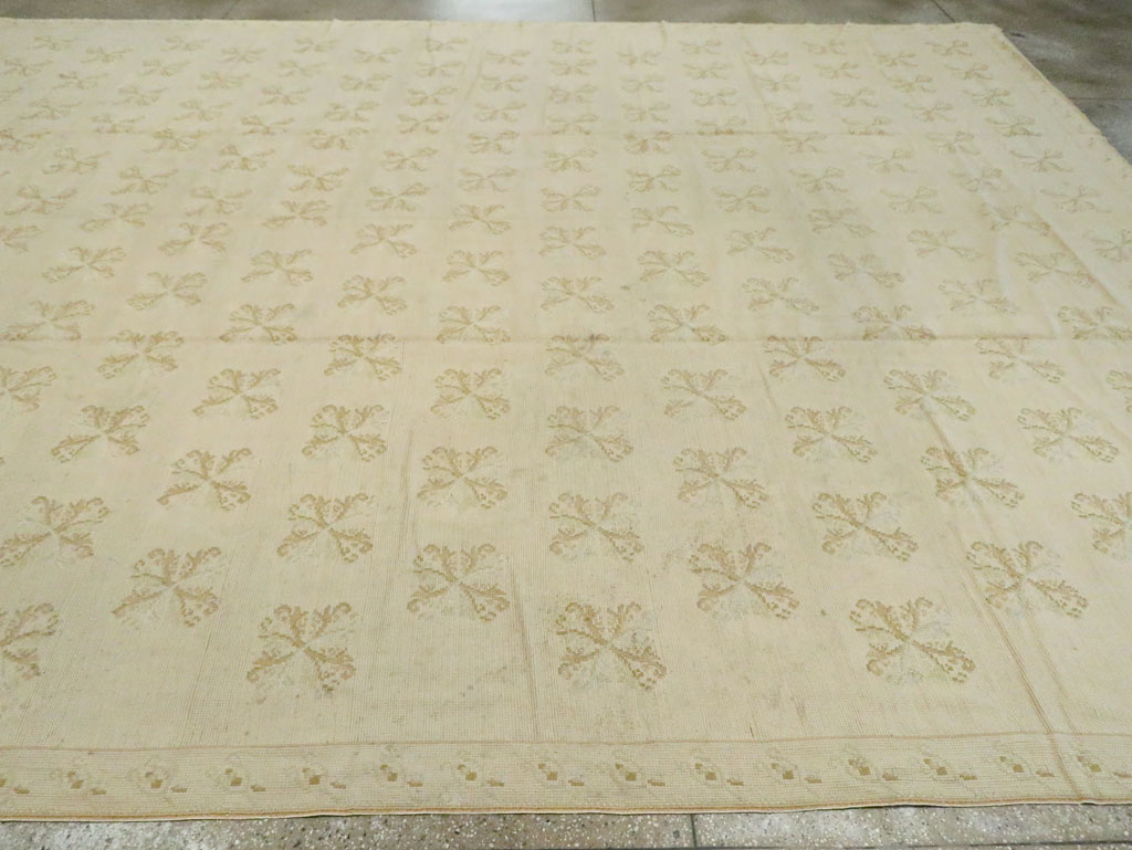 Vintage Portugal Needlepoint Carpet, No.8908 - Gss