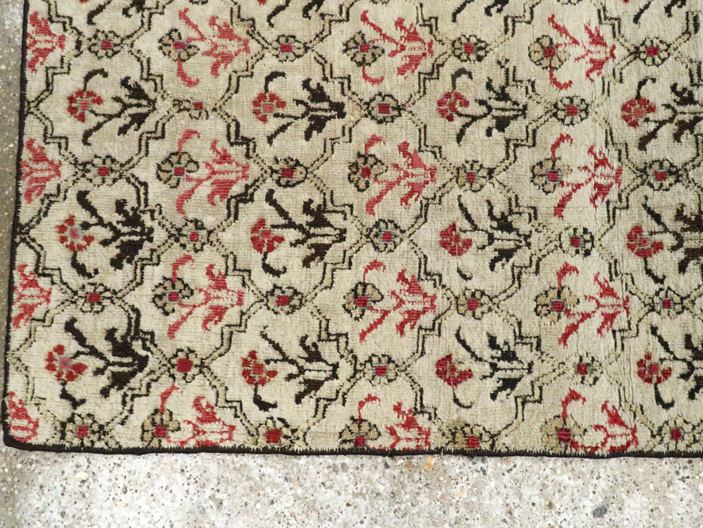 Vintage Indian Agra Runner, No.9028 - Gss
