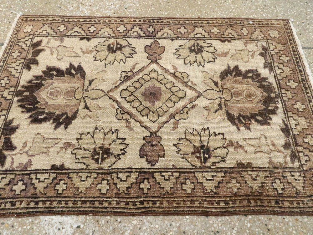 Antique Indian Agra Rug, No.9067 - Gss