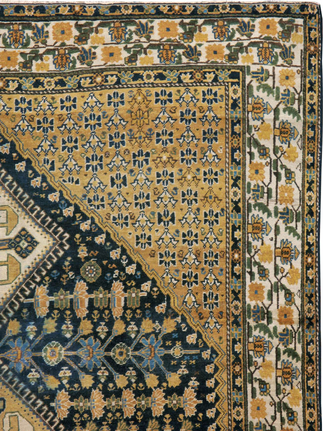 Antique Persian Shiraz Gallery Carpet, No.9147 - Gss