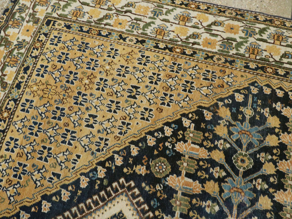 Antique Persian Shiraz Gallery Carpet, No.9147 - Gss