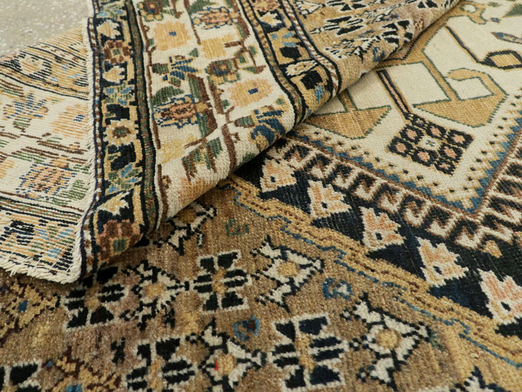 Antique Persian Shiraz Gallery Carpet, No.9147 - Gss