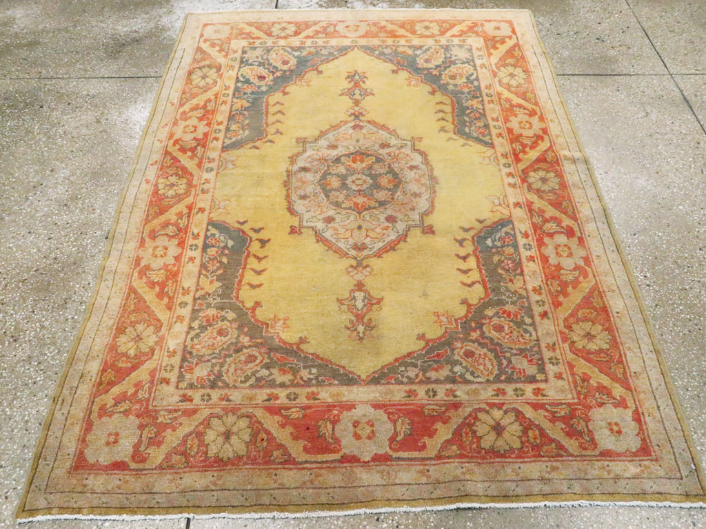 An Oushak Carpet, No.9395 - Gss