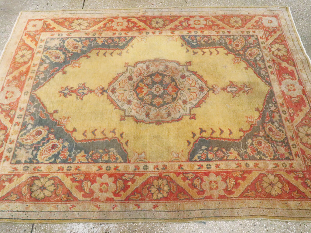 An Oushak Carpet, No.9395 - Gss