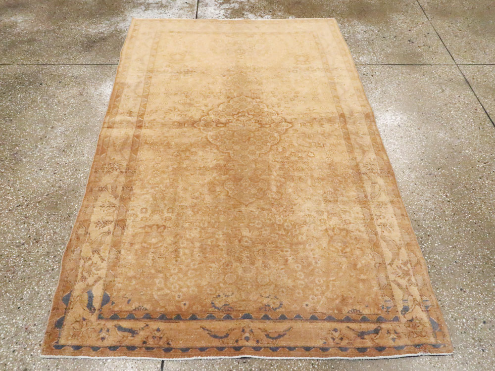 An Agra Rug, No.9594 - Gss