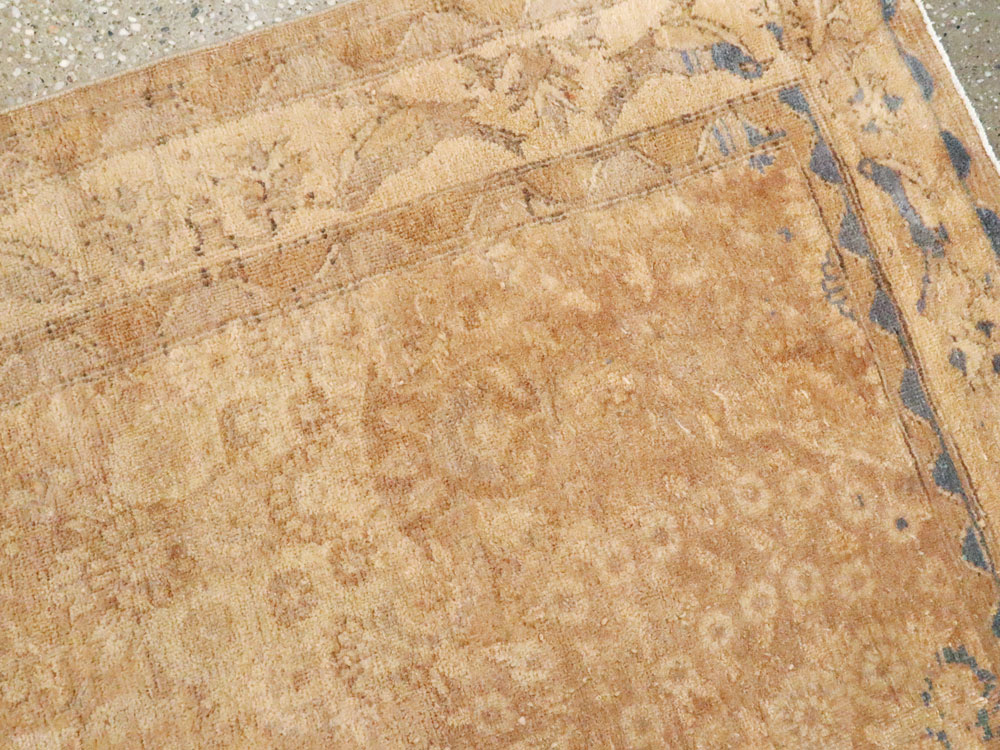 An Agra Rug, No.9594 - Gss