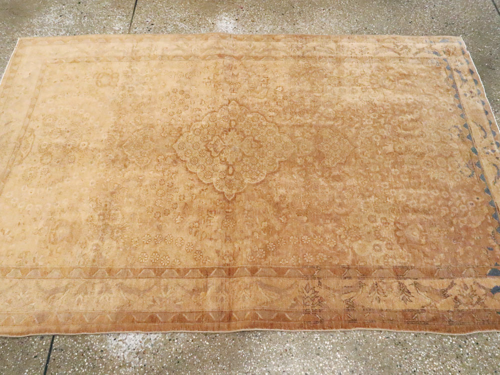 An Agra Rug, No.9594 - Gss