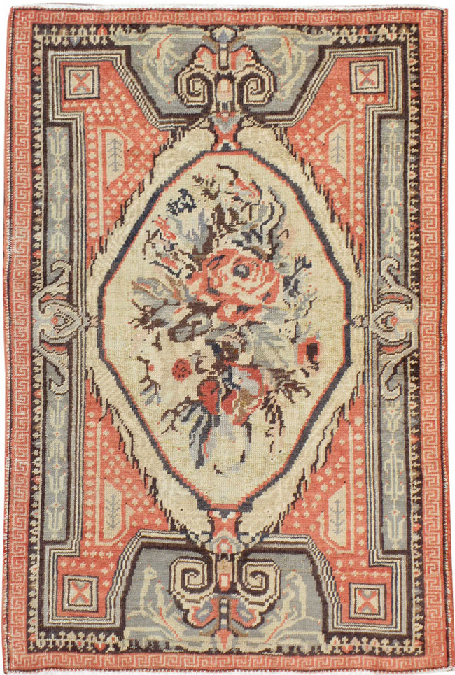 A Ghiordes Rug, No.9936 - Gss