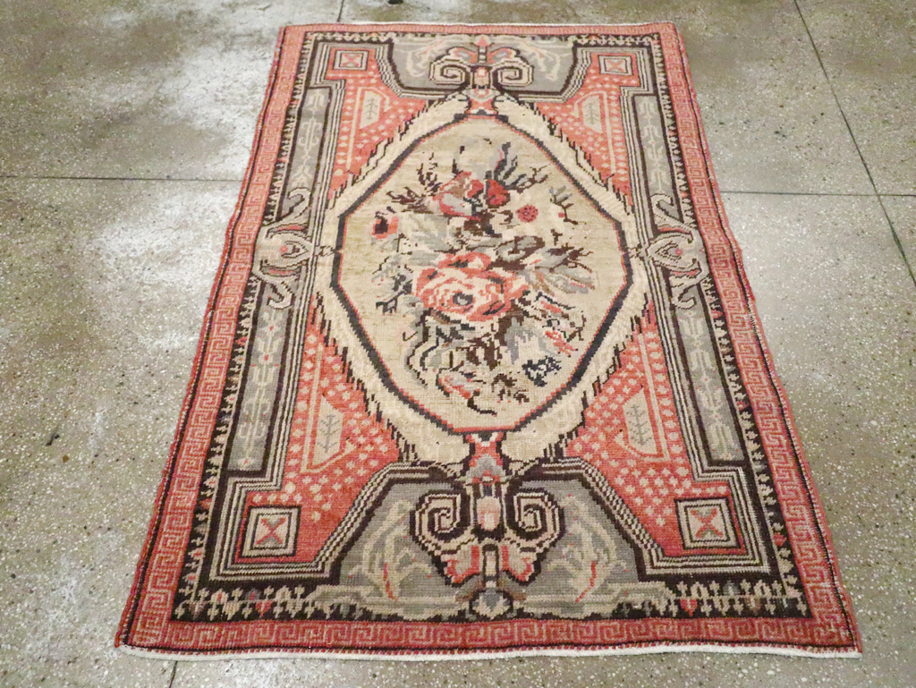 A Ghiordes Rug, No.9936 - Gss