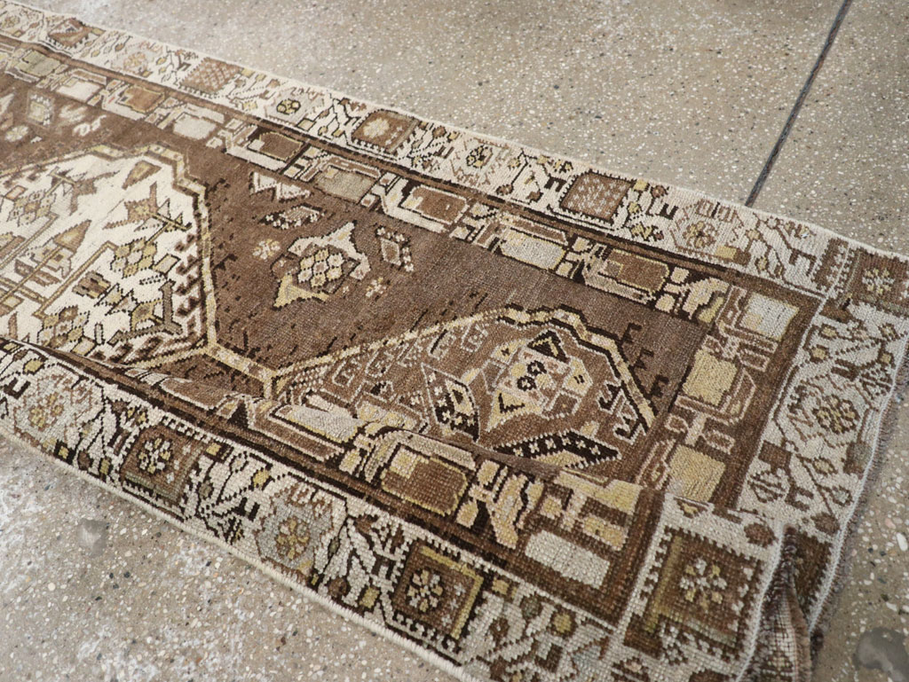 A Serab Runner, No.9949 - Gss